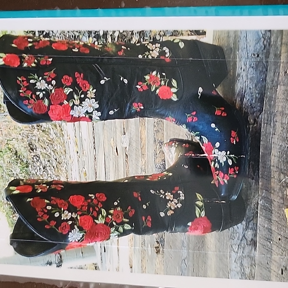 Lane !!Gorgeous!! Red Rose Western Boots, Size 9B - Picture 2 of 14